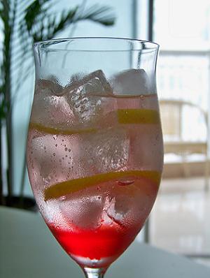 丽水奶茶加盟店 ，魔力多饮开店中